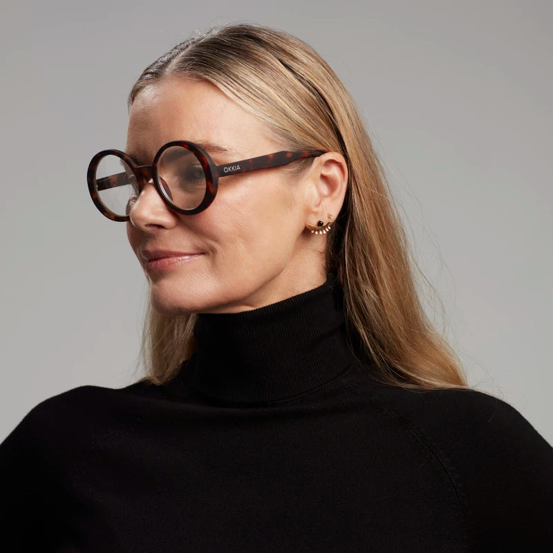 Laura reading Big Round - Tortoise Shell