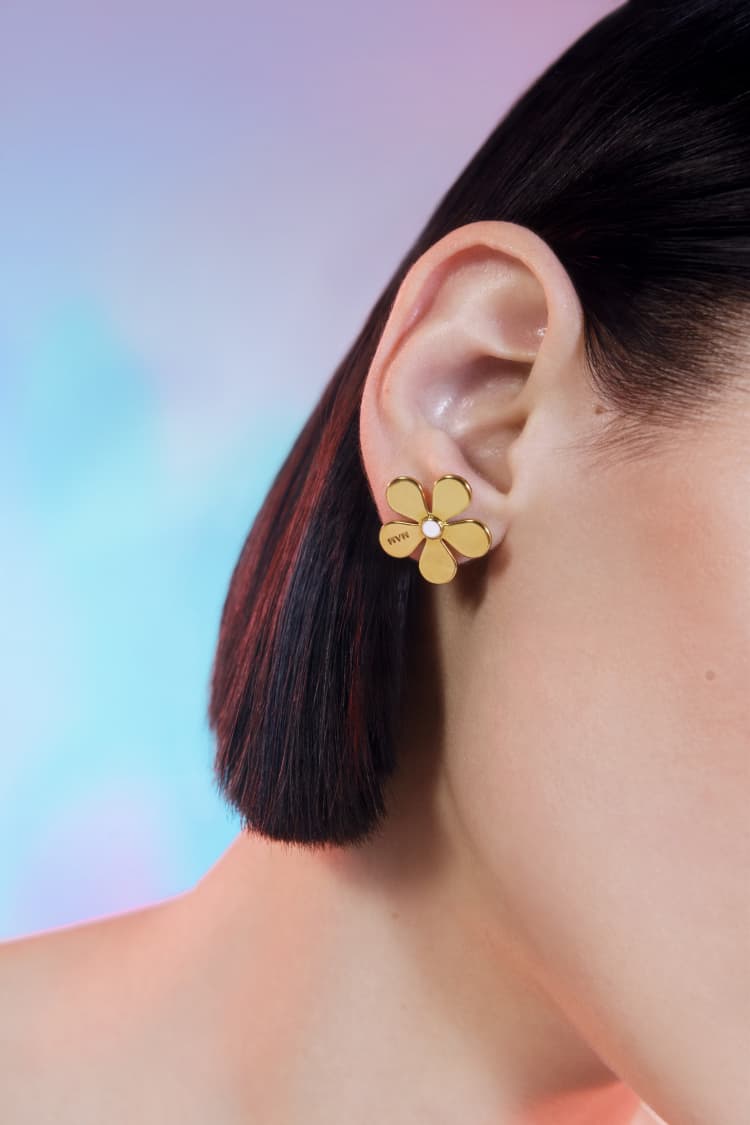 Short Daisy Earring & Stud in Gold Finish