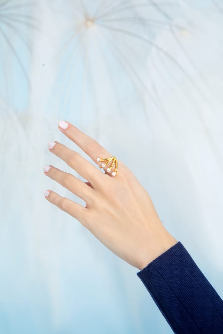 Pearl Tiara Ring in 18k Gold Finish