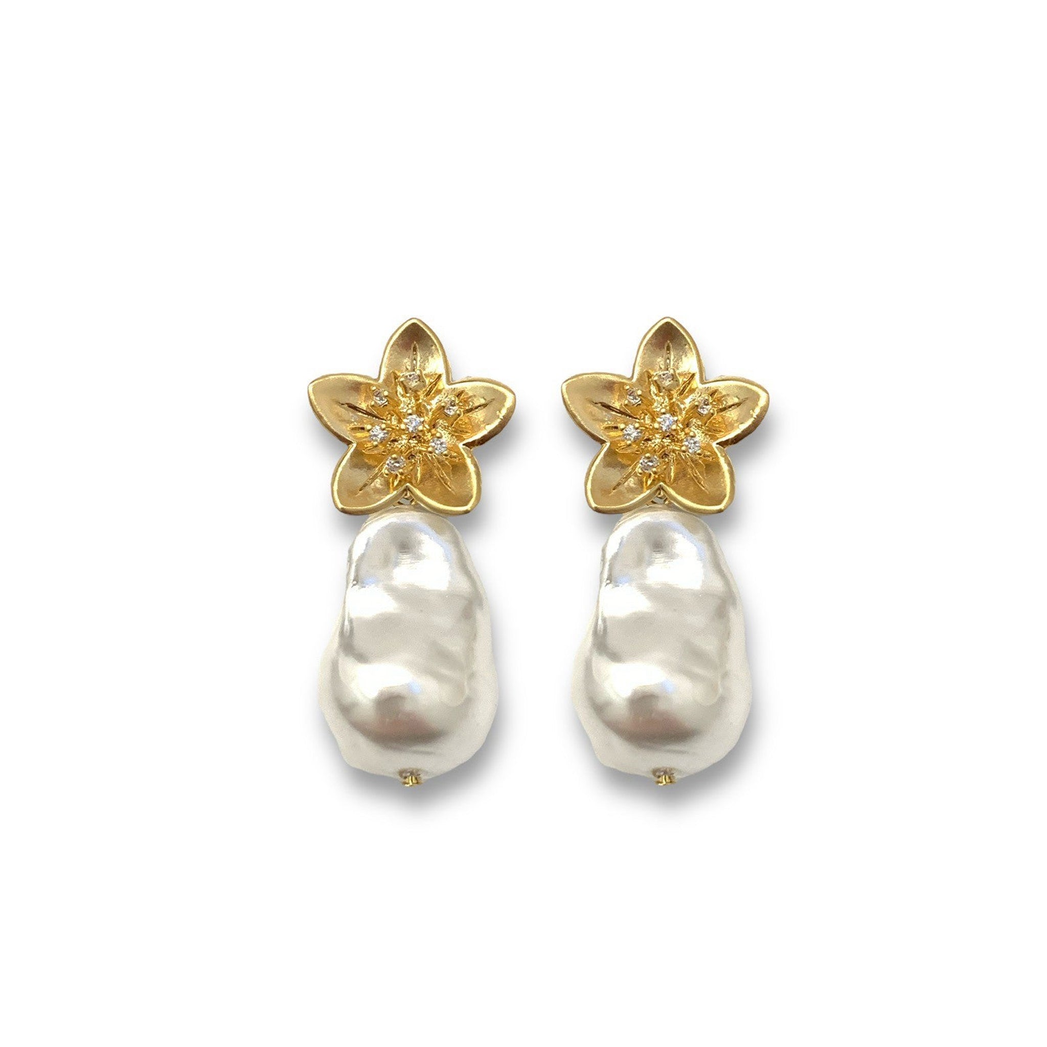 Amelia Pearl Earrings