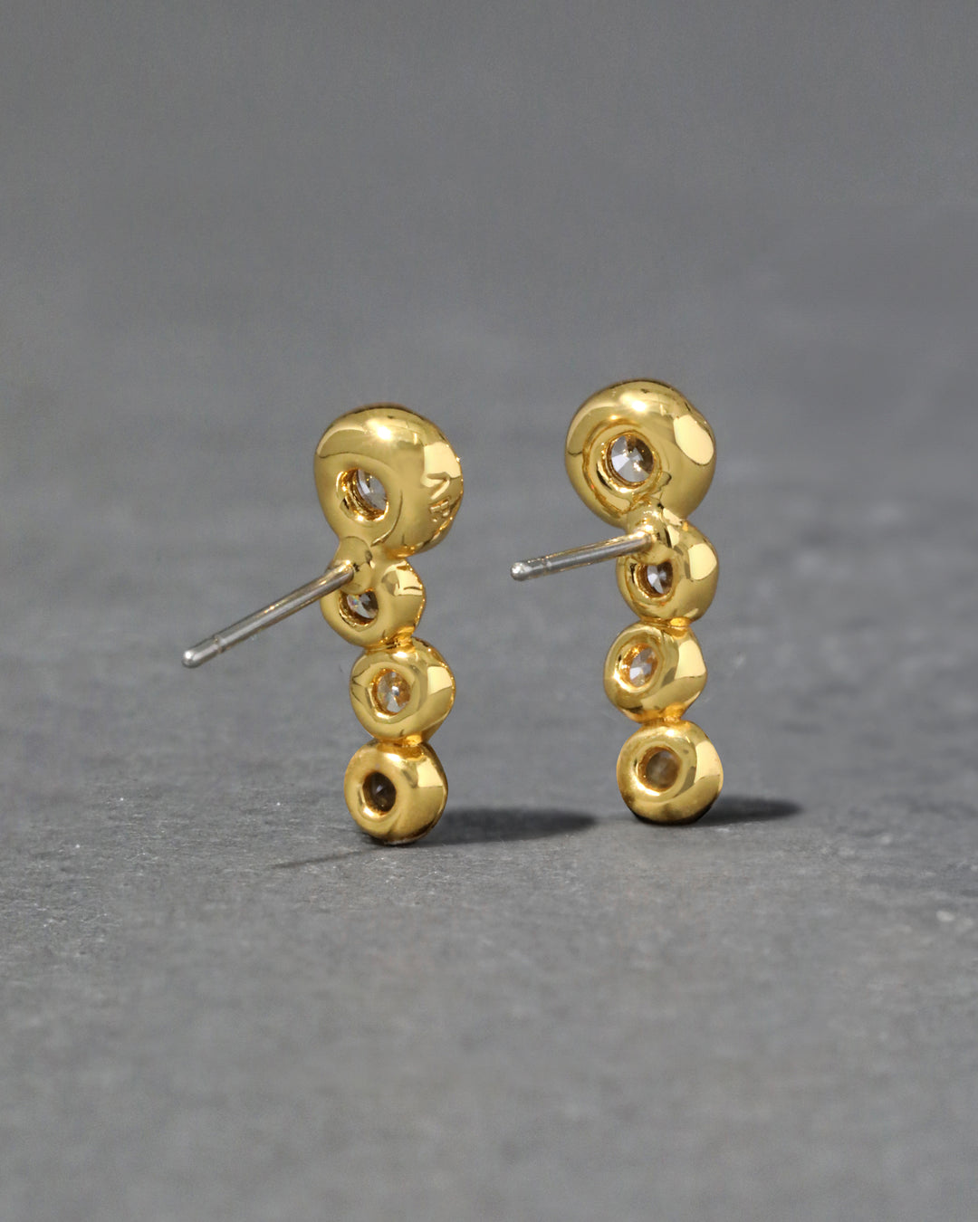 Asterales Gold Bar Earring