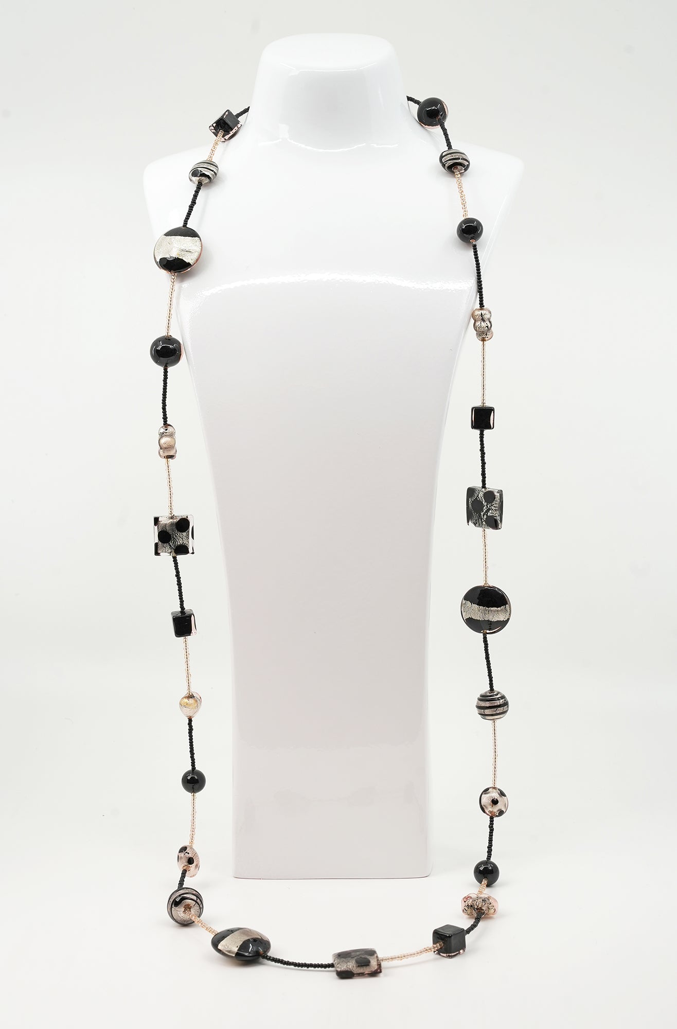 Jackelin Long Necklace Black / Silver