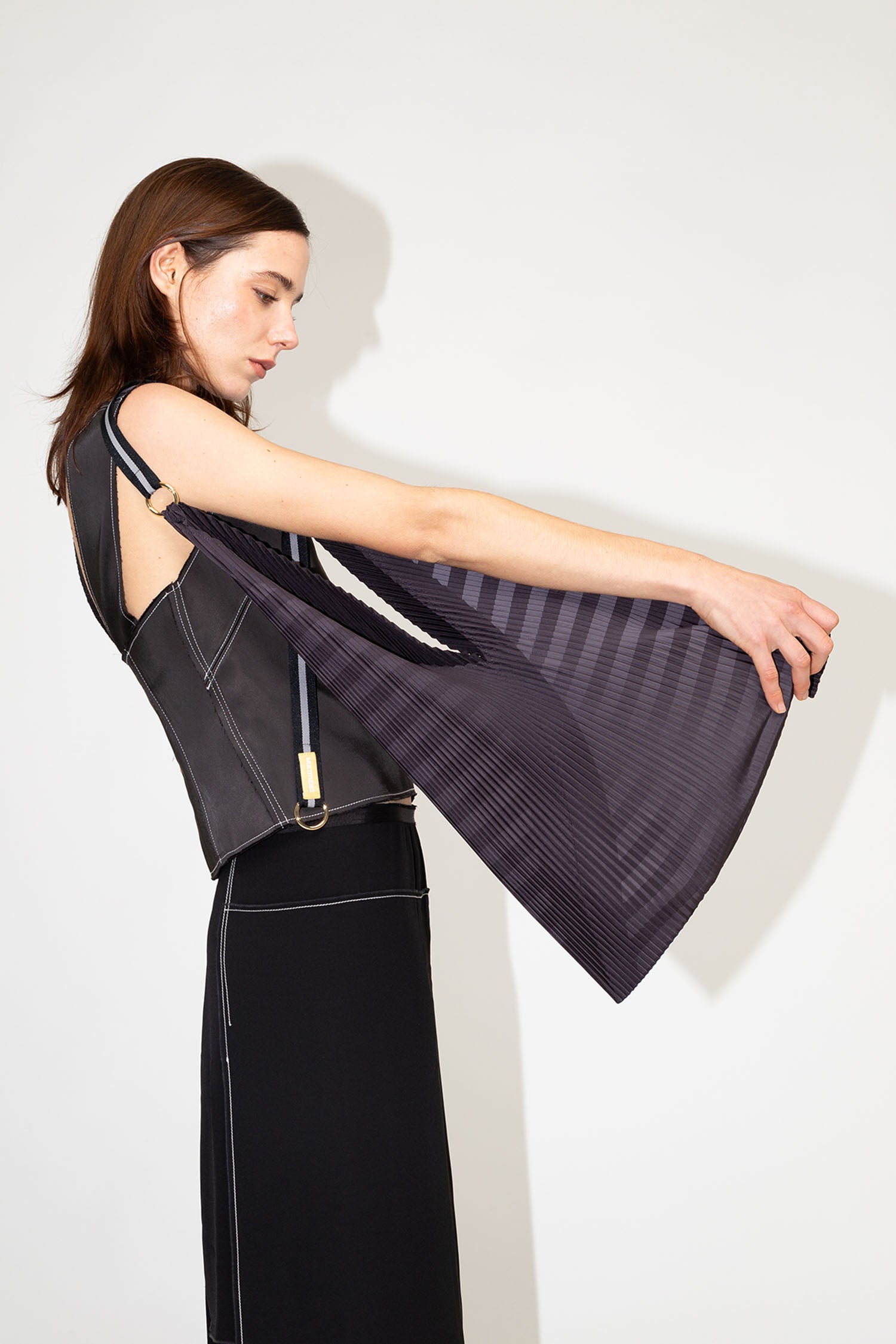 Pleated Y Bag Claudia Black