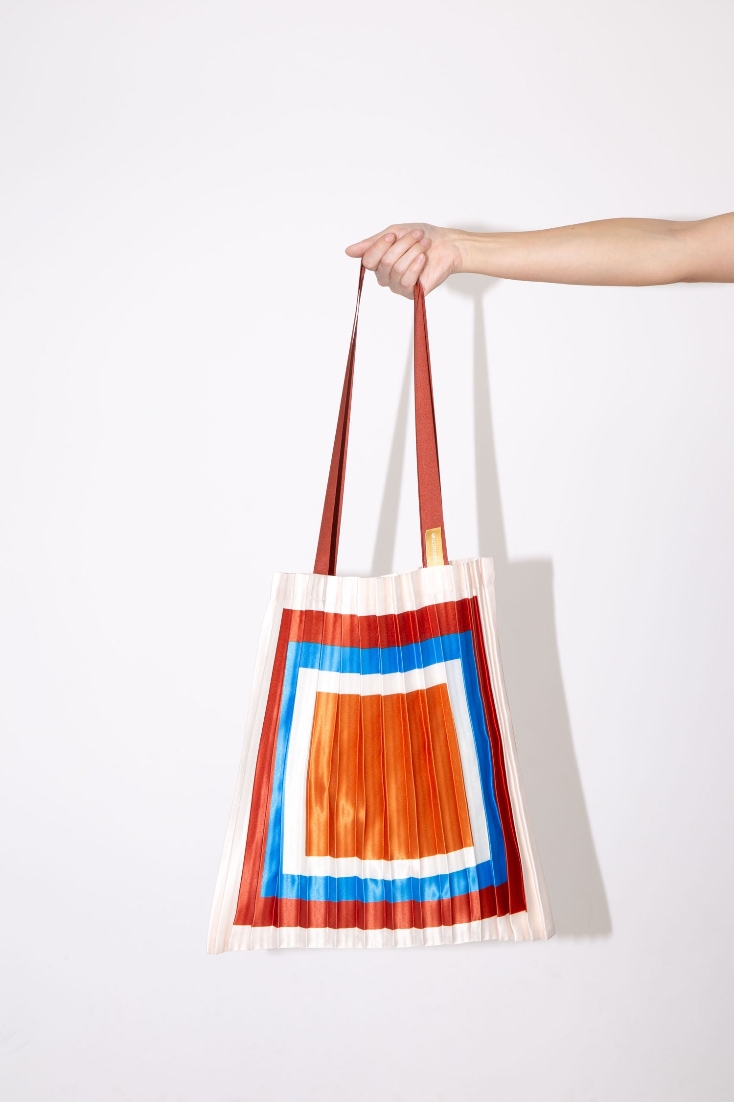 Satin pleated bag Cervo