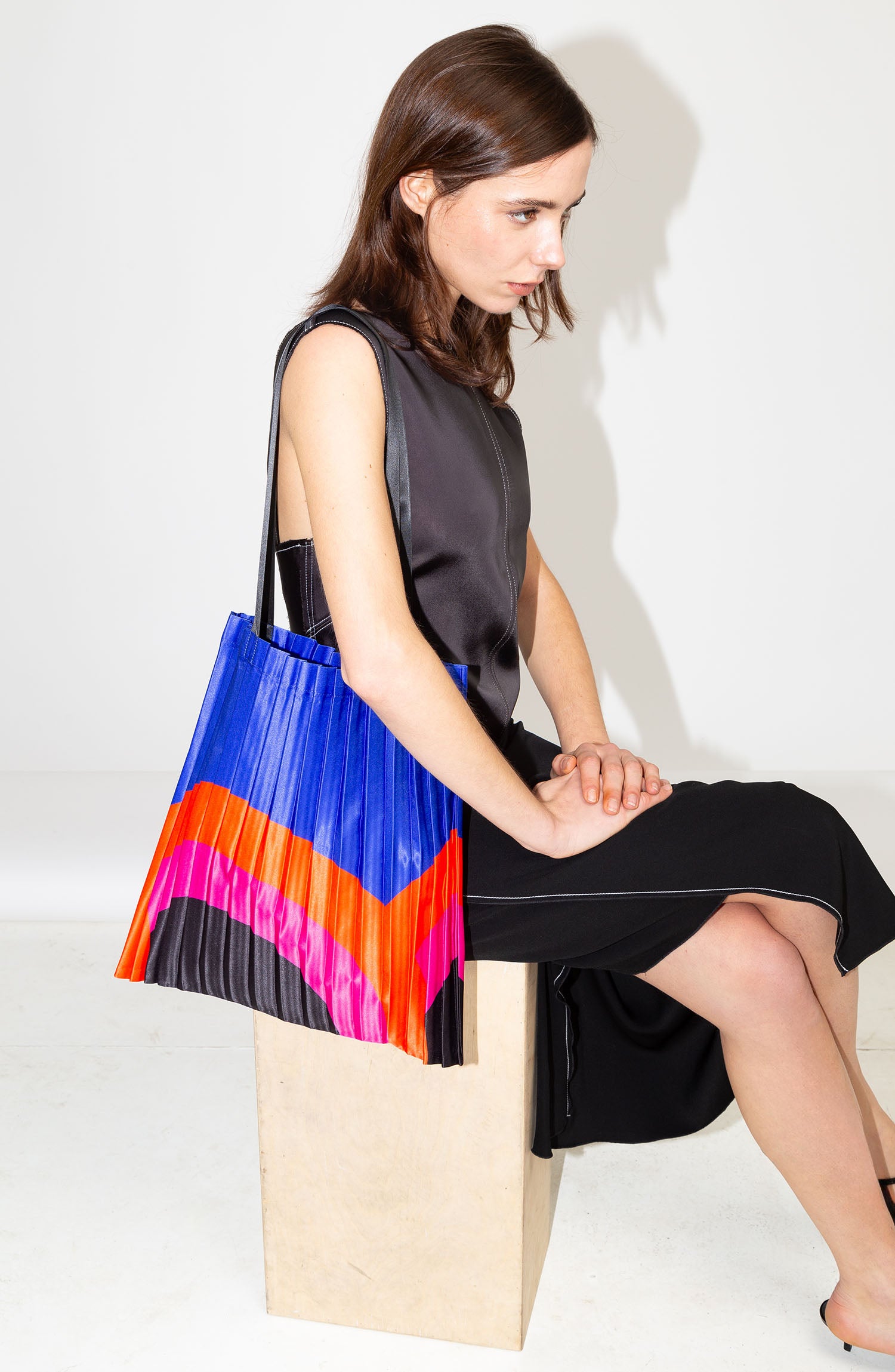 Satin pleated bag Rainbow
