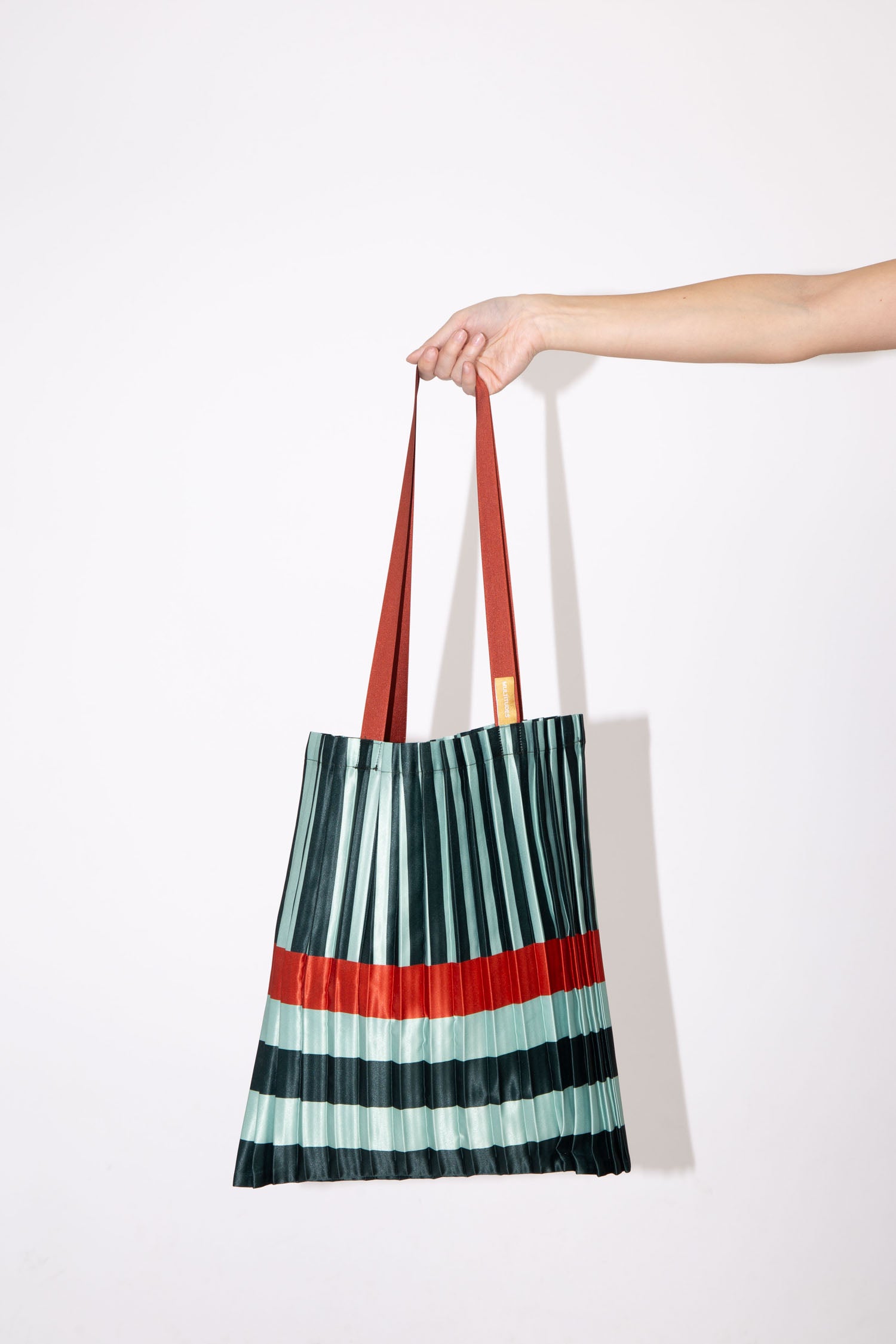 Satin pleated bag Smeralda