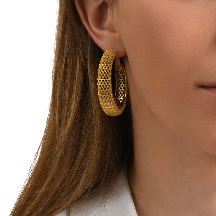 Large Betty Hoop Earrings In Chiseled Gold-Plated Metal - Gold