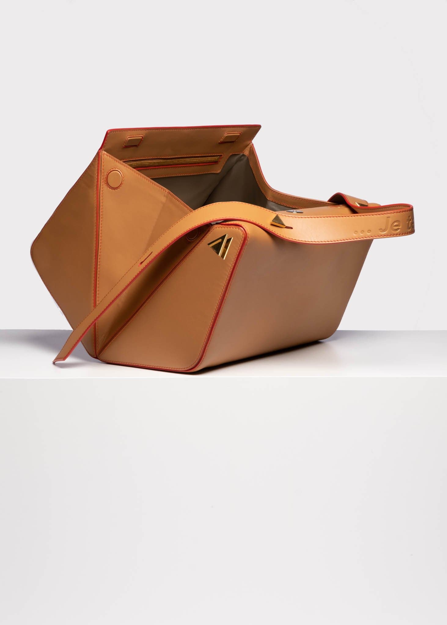 NADA SAWAYA Handbag Le Grand...Je te Veux Classic