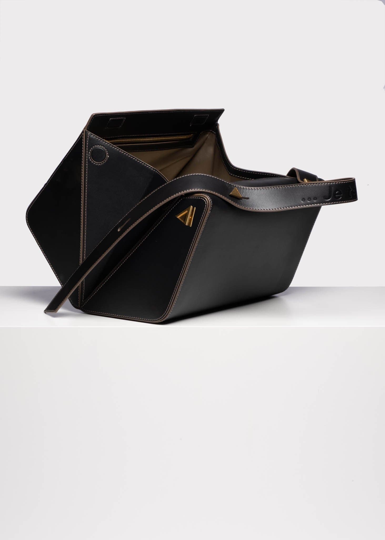 NADA SAWAYA Handbag Le Grand...Je te Veux Classic