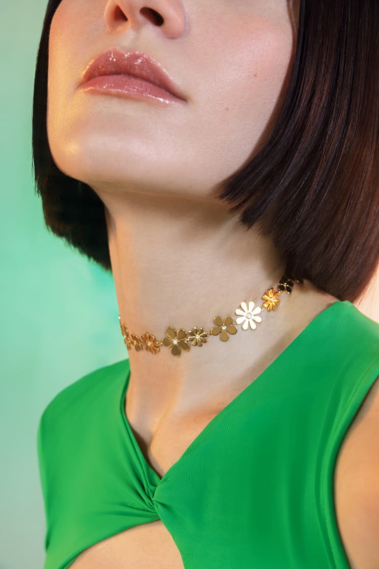 Flower Choker Necklace in 18k Gold Finish
