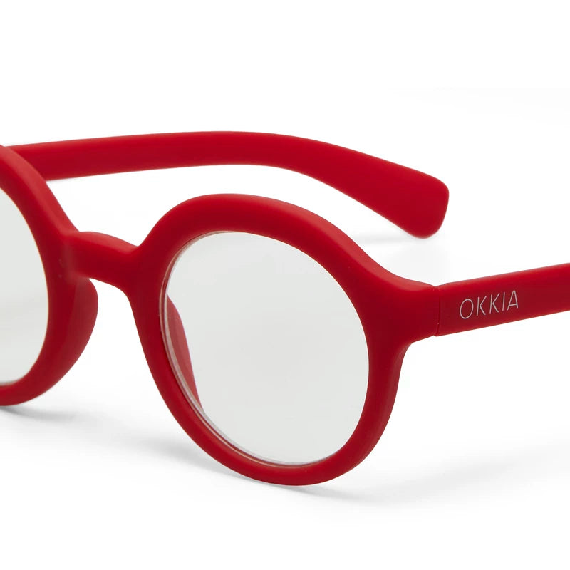 Lauro reading Round - Red