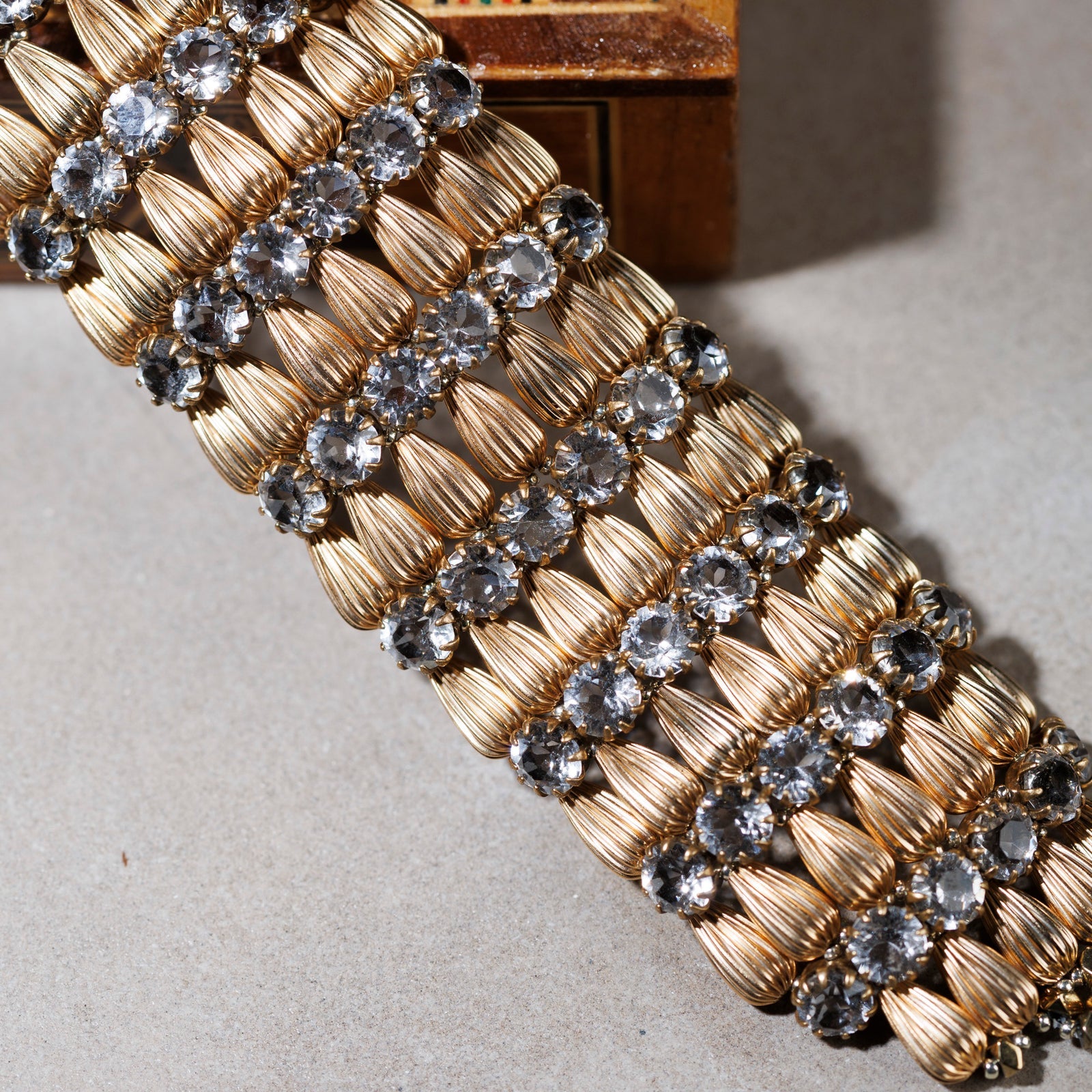 BREZZA gold and pearl bracelet