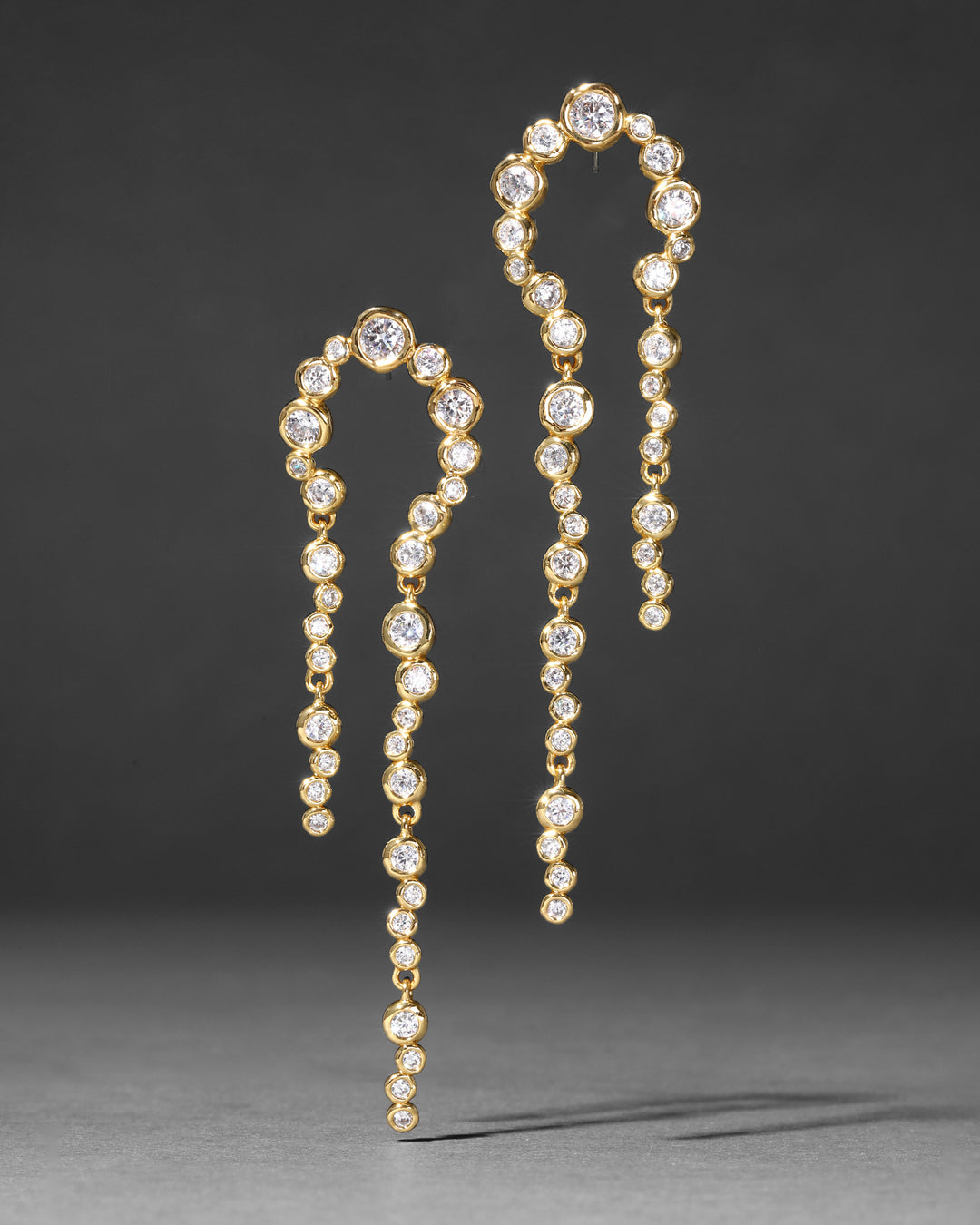 Asterales Gold Arched Long Earring