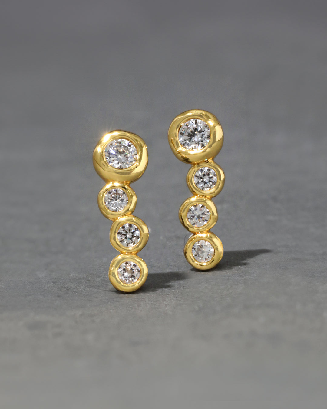 Asterales Gold Bar Earring