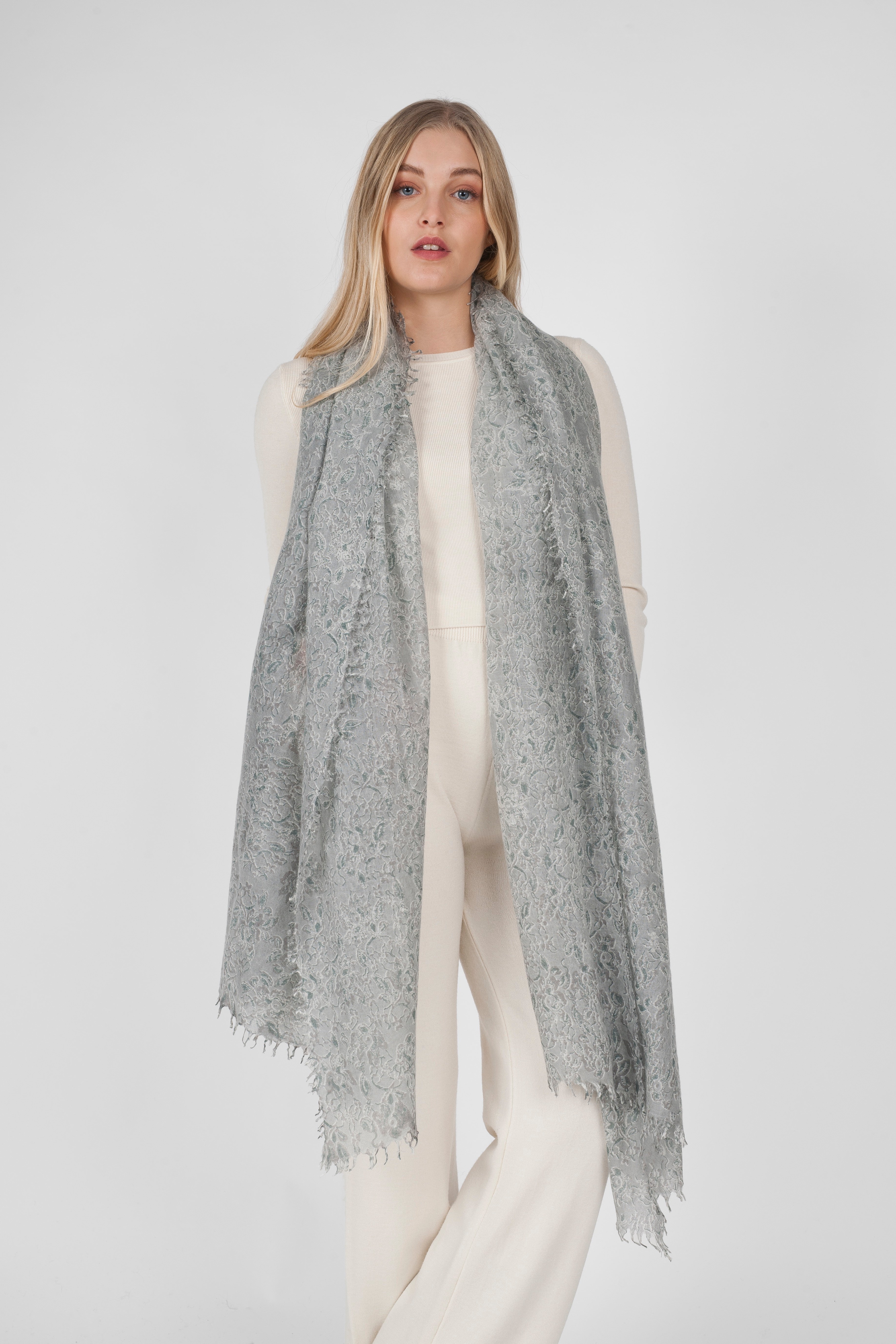 Lola Print Stole - Grey