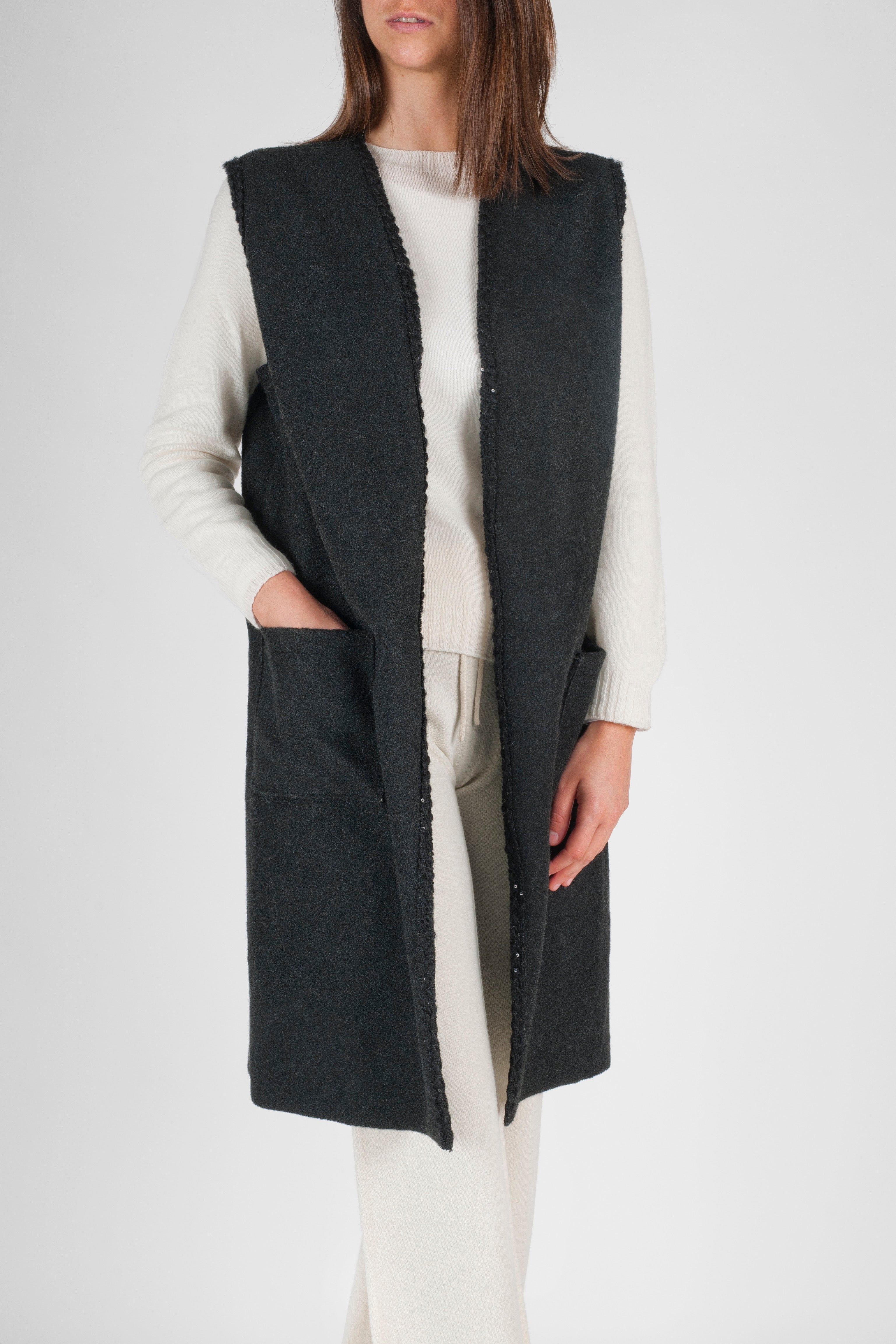 Lotus Gilet With Pockets - Black