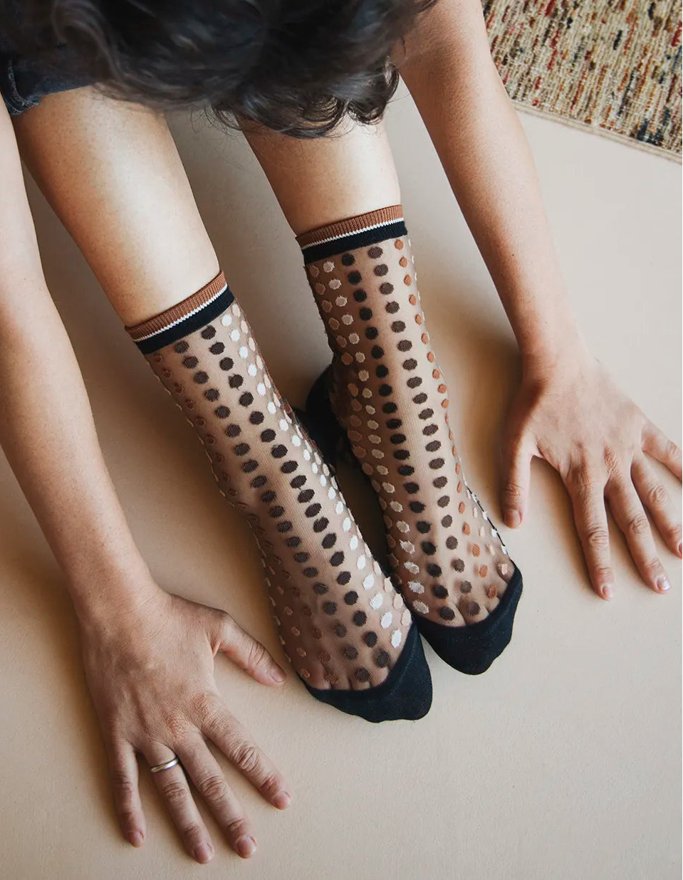 Sheer Graphic Socks — Vetrata Brown