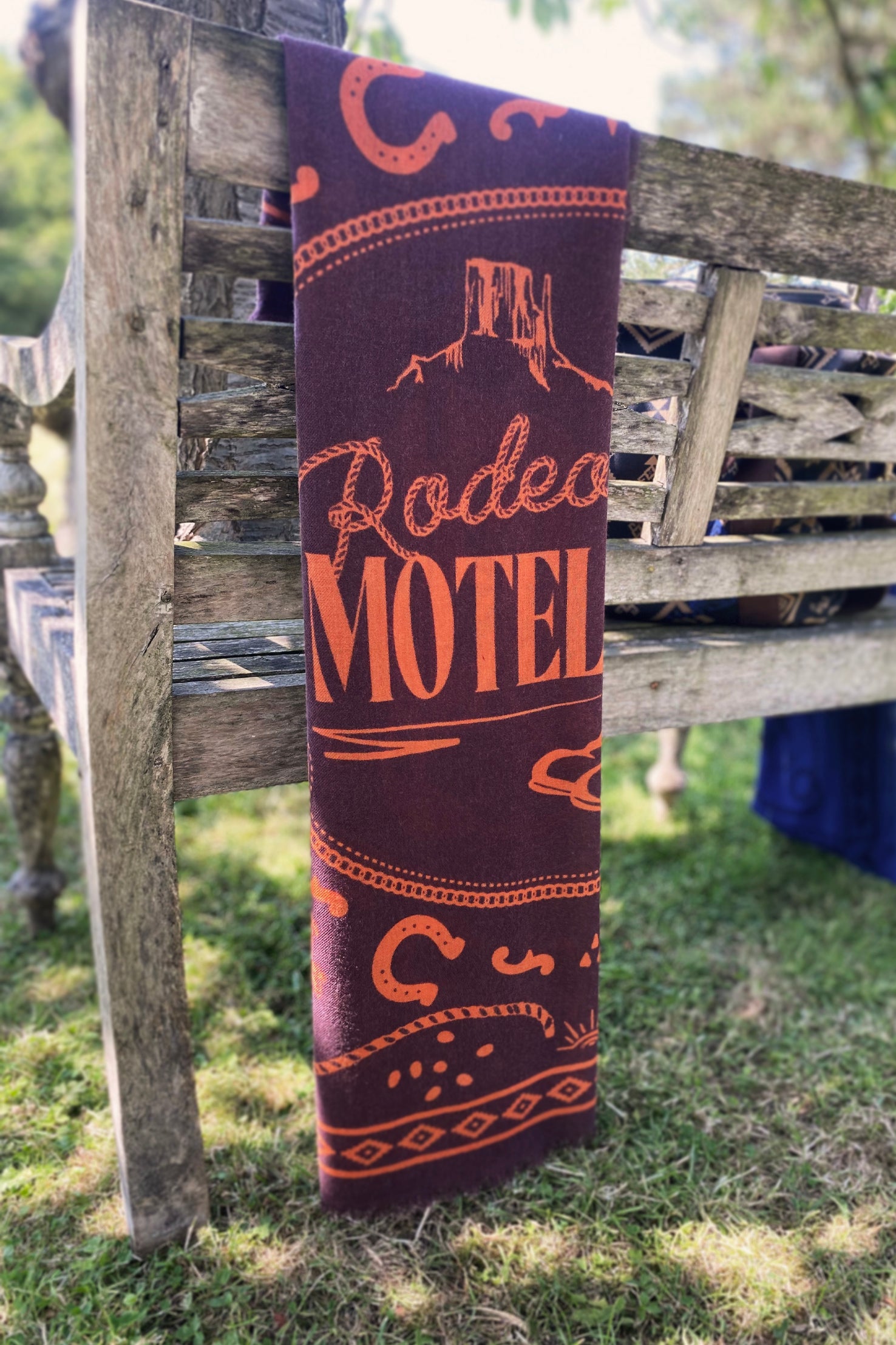 Rodeo Motel - Red