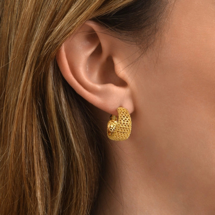 Small Betty Hoop Earrings In Chiseled Gold-Plated Metal - Gold